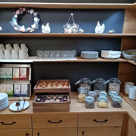 ファラオン 3* ツェリェ